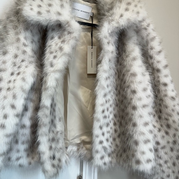 REBECCA MINKOFF CROPPED SHIRT
COLLAR VEGAN
FUR JACKET SNOW LEOPARD SIZE S - Picture 5 of 9